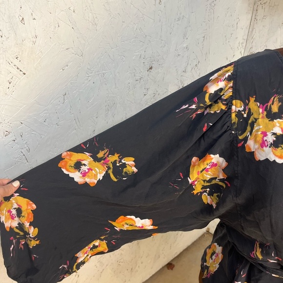 ALC 100% Silk Floral One Shoulder Floral Blouse Size 12 - Picture 4 of 10